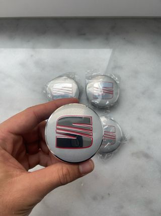 4 Tapabujes Seat 63mm plata nuevos 1P0601165