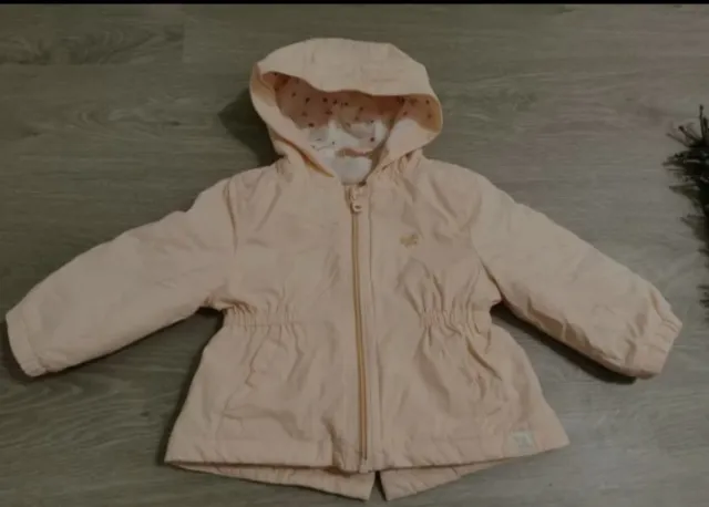 Chaqueta bebé rosa con capucha