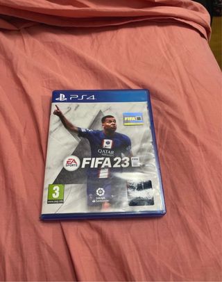 PS4 400GB Negra - Buen Estado