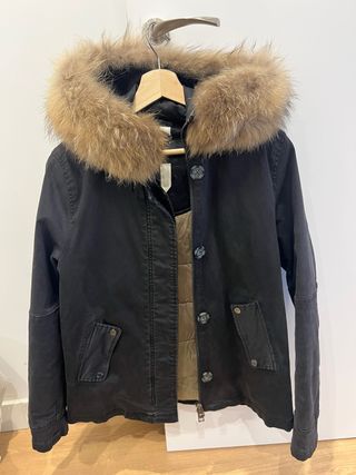 Plumas Oakwood Talla S con Capucha y Pelo