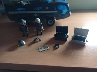 Playmobil Coche Policia y Figuras