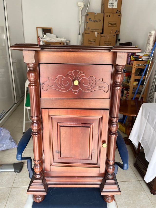 Mesita de noche madera maciza