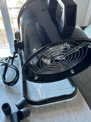 Extractor de aire negro