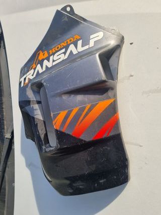 Lateral Esquerda Honda Transalp 600
