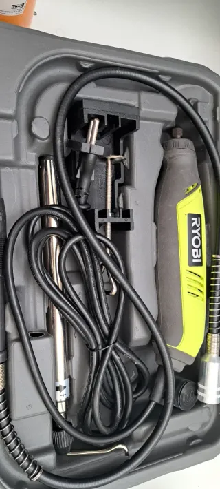 Nuevo sin estrenar :Multiherramienta Ryobi 150W +