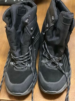 Botas de montaña Gore-Tex marca Ara