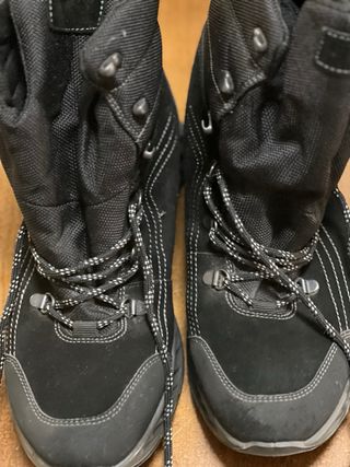 Botas de montaña Gore-Tex marca Ara