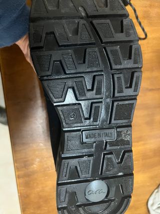 Botas de montaña Gore-Tex marca Ara