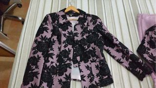 Traje chaqueta falda floral