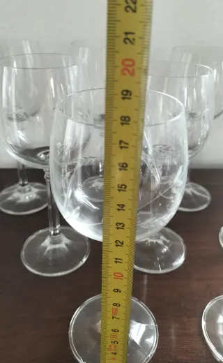 Colección copas vino vidrio tallado