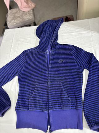 Felpa Nike a righe blu e nero in pile caldissimo