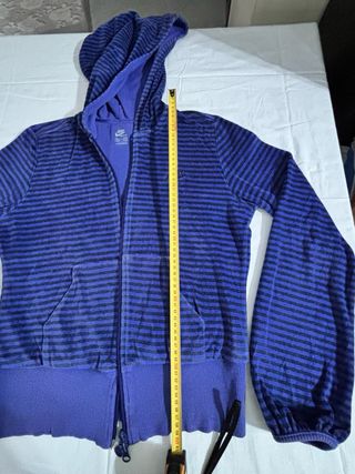Felpa Nike a righe blu e nero in pile caldissimo