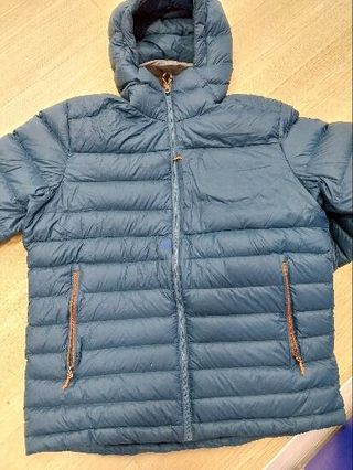 Plumífero de montaña y trekking con capucha Hombre Forclaz