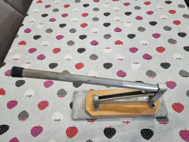 Cascador Frutos Secos Cocodrilo