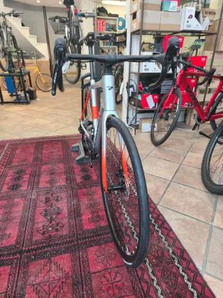 Bicicleta de carretera conor rush