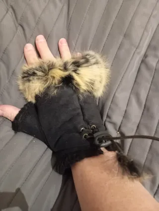 Guantes sin dedos con pelo