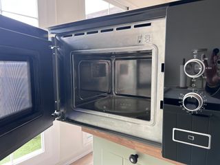 Microondas integrable cristal negro Balay