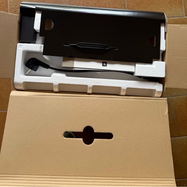 Cafetera Nespresso Krups Expert (NUEVA sin abrir)