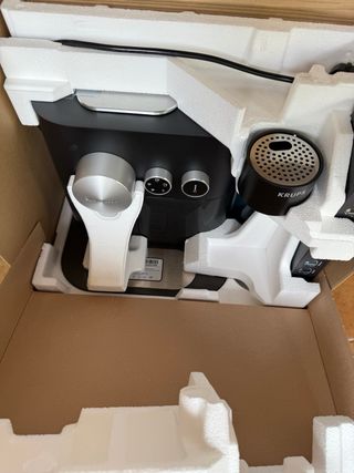 Cafetera Nespresso Krups Expert (NUEVA sin abrir)