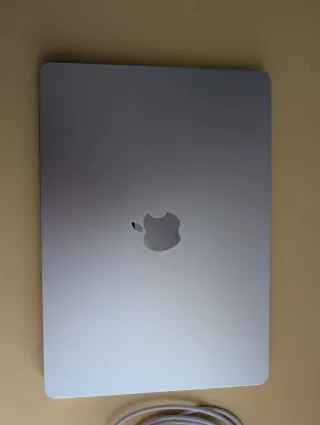 MacBook Air 13 M4 2025