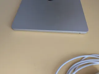 MacBook Air 13 M4 2025