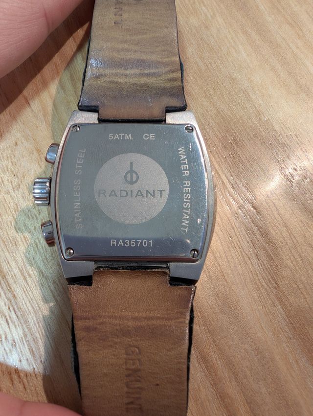 Reloj Radiant con Correa de Piel