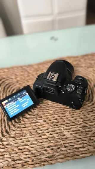 Cámara Canon EOS 200D + 3 Objetivos