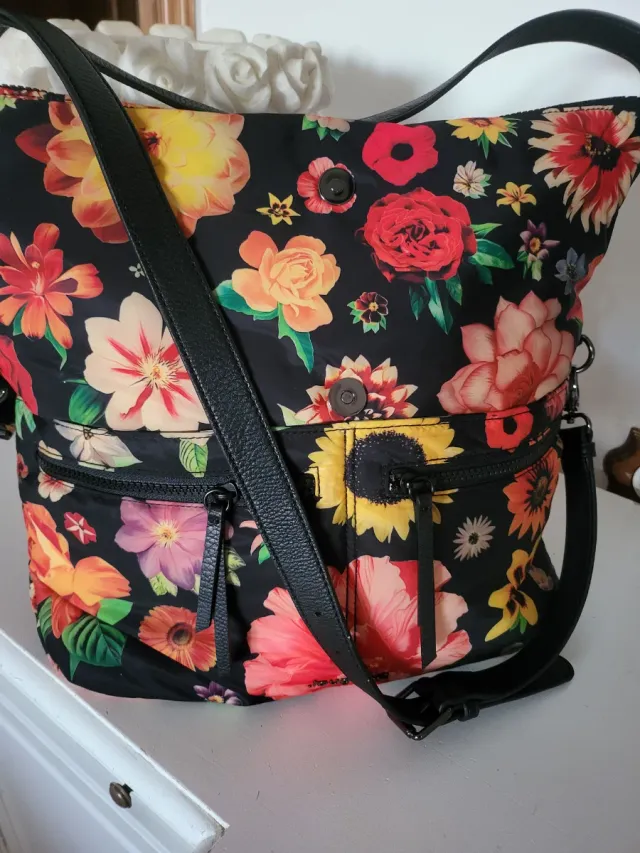 Bolso Desigual floral negro multicolor zara Guess