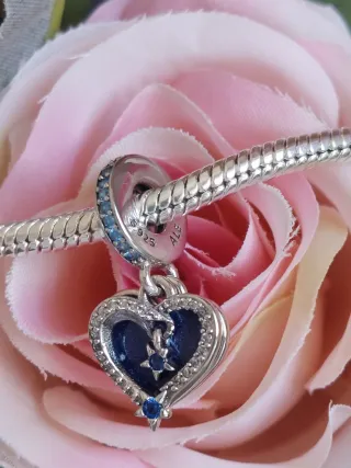 Pandora Corazón Azul y Estrellas
