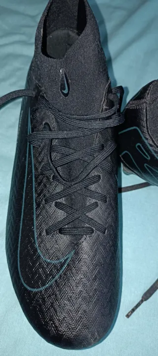 Botas de fútbol Nike negras