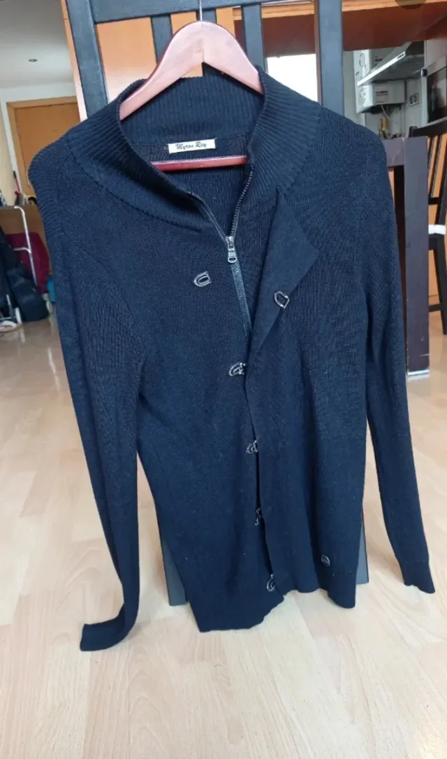 Jersey Negro Cremallera y Botones Mirna Rey