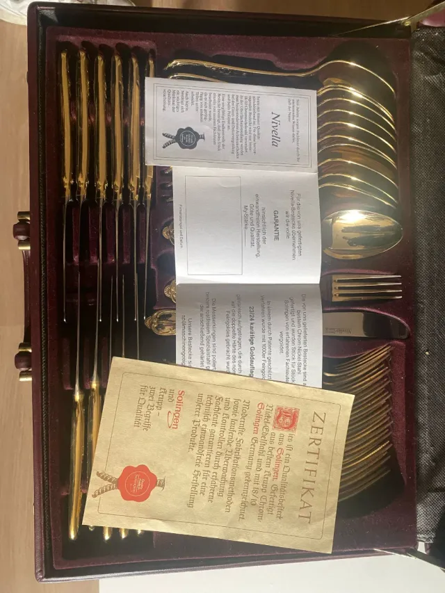 Couverts Nivella placcati in oro 23/24K