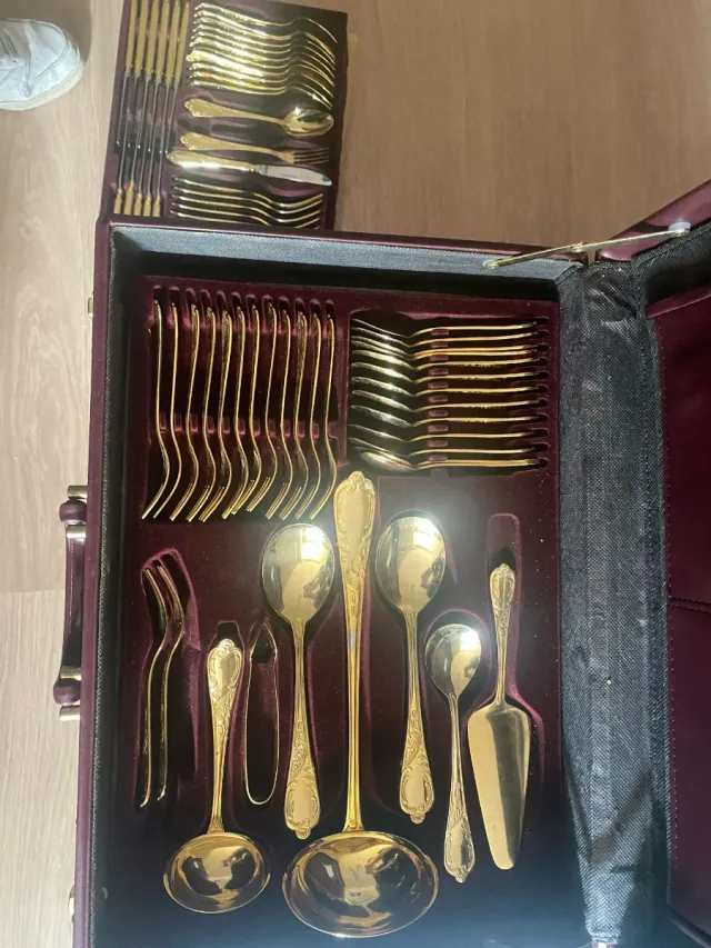 Couverts Nivella placcati in oro 23/24K