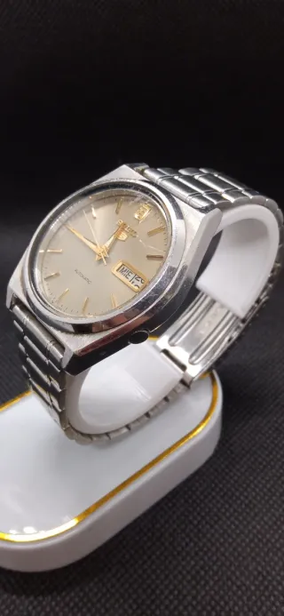 Reloj Seiko Automático Dorado y Plateado