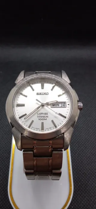 Reloj Seiko Sapphire Titanium 100M