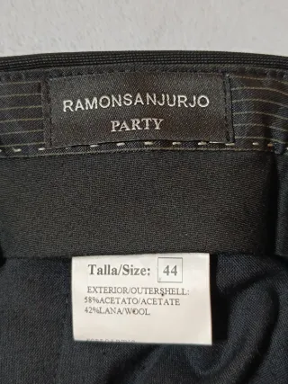 Traje de novio chaleco y corbata