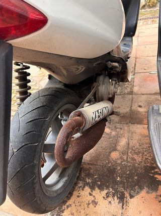 Moto Yamaha Jog RR Blanca