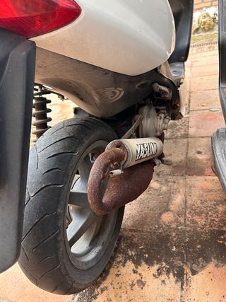 Moto Yamaha Jog RR Blanca