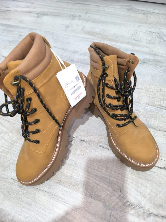 Botas Stradivarius Beige/Marrón