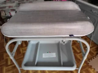 Cambiador bebé con bandeja
