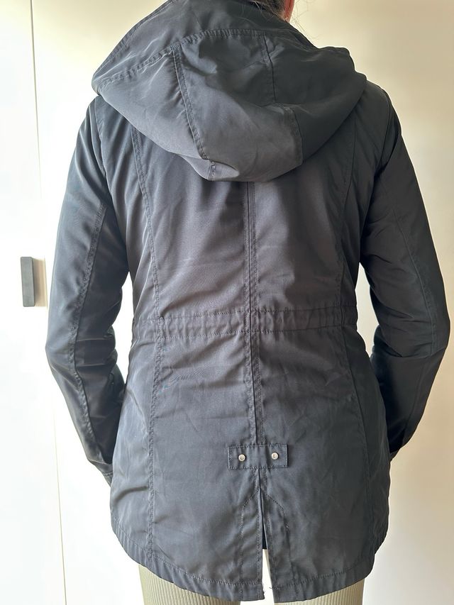 Parka negra larga de Abercrombie & Fitch