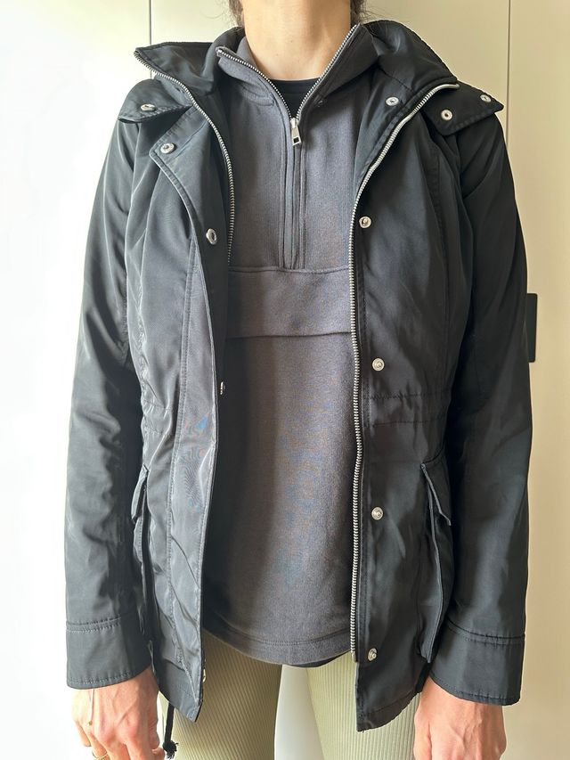 Parka negra larga de Abercrombie & Fitch