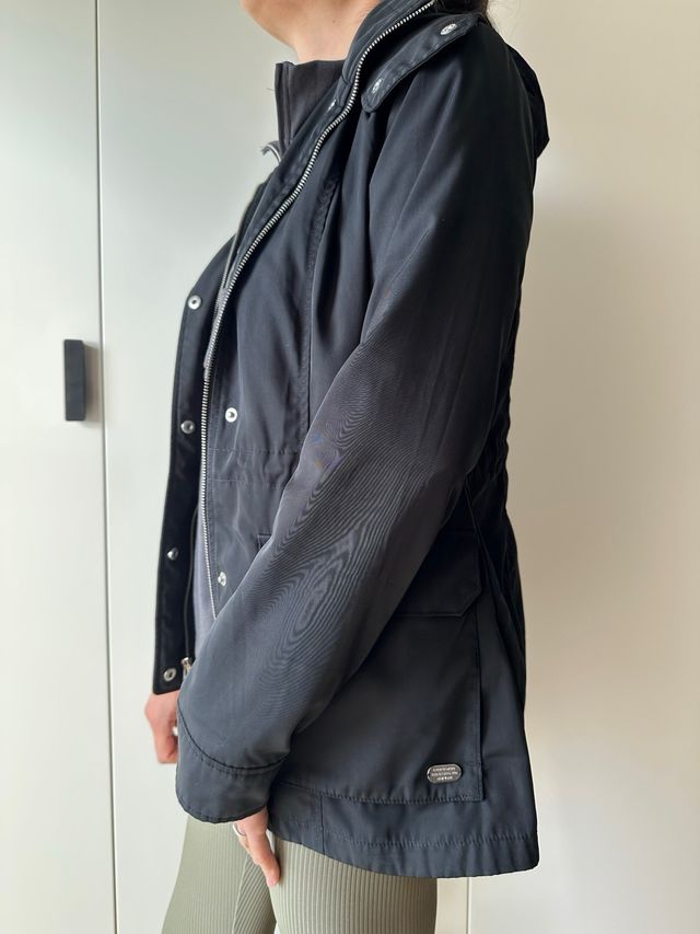 Parka negra larga de Abercrombie & Fitch