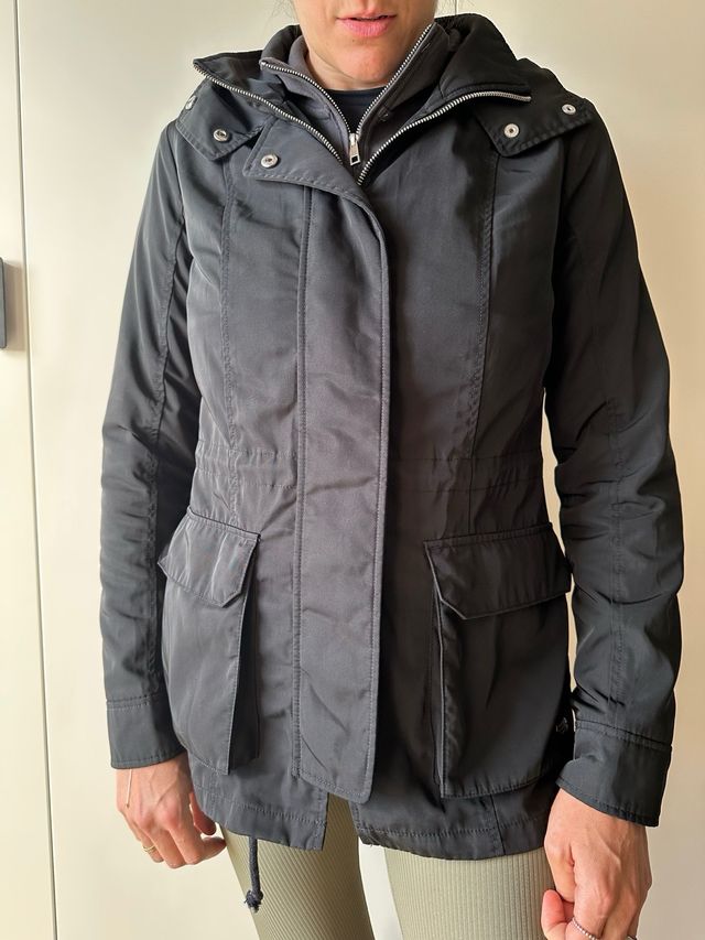 Parka negra larga de Abercrombie & Fitch