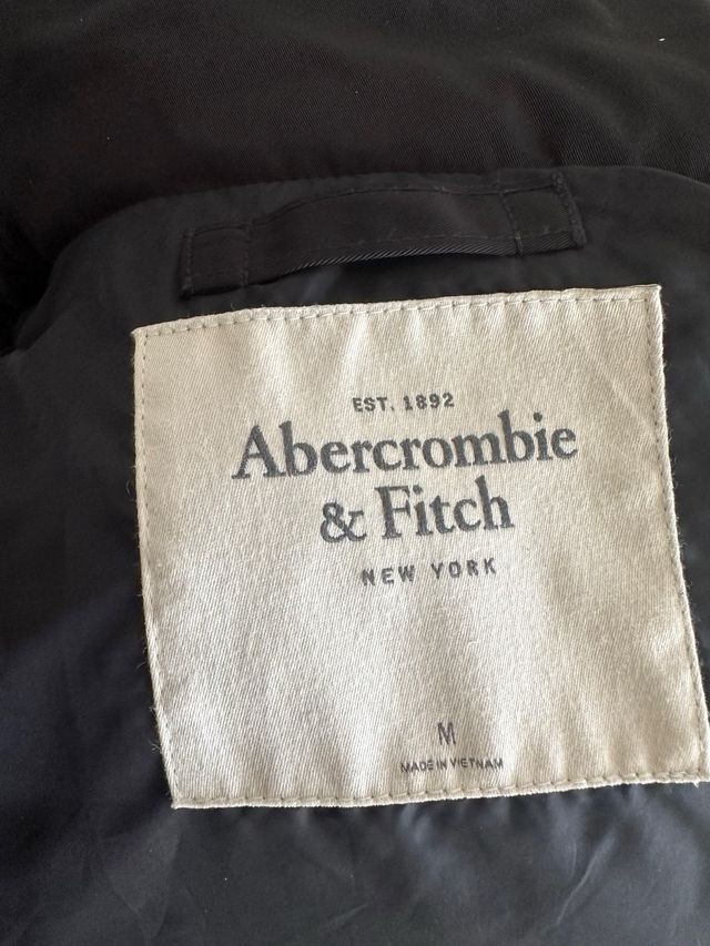Parka negra larga de Abercrombie & Fitch