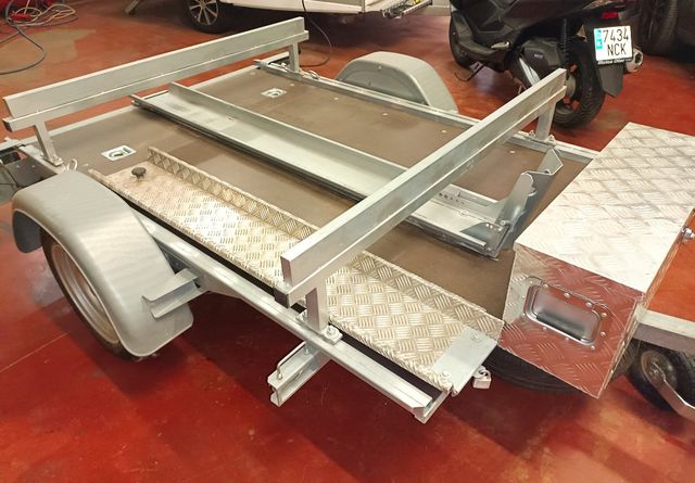 Remolque basculante moto multiusos