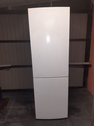 Nevera combi haier 1.85 de alto trasporte incluido