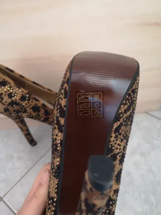 Décolleté plateau leopardate con strass