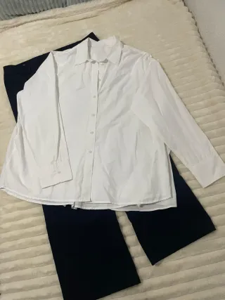 Traje azul TANATOPRAXIA 2 camisas blancas +1 pant