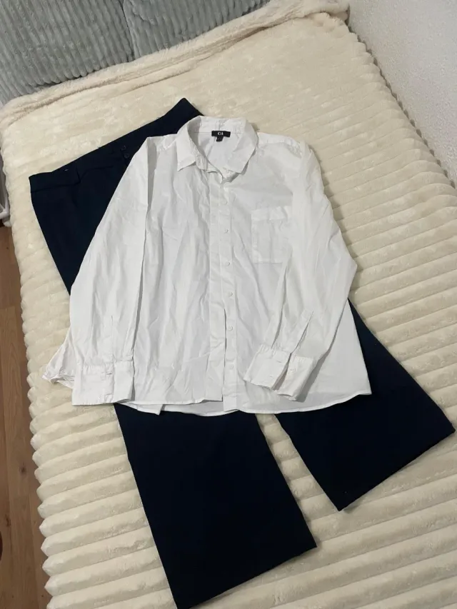 Traje azul TANATOPRAXIA 2 camisas blancas +1 pant